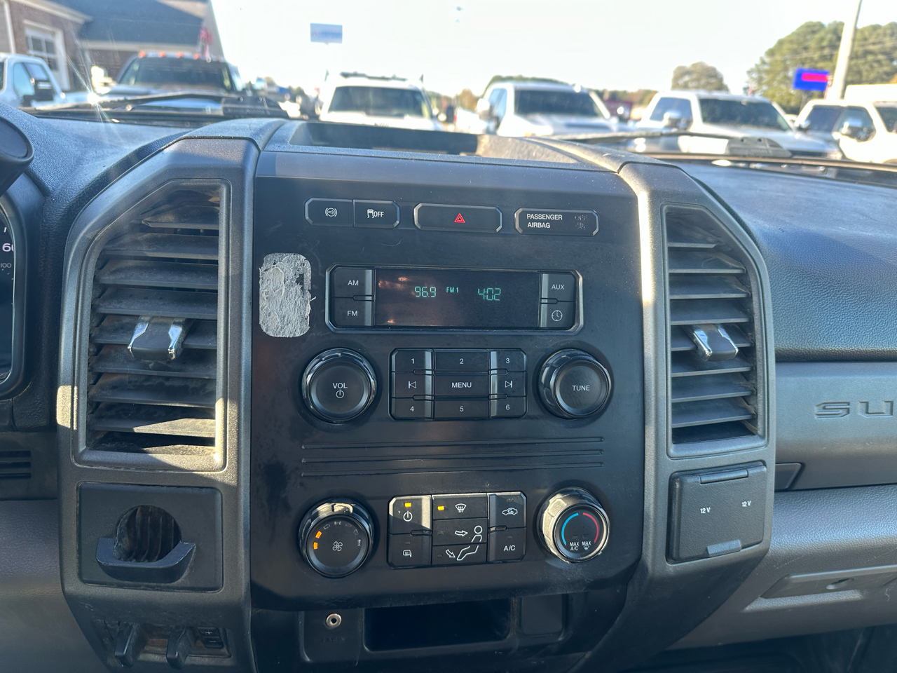 Ford Super Duty F-450 DRW XL 4WD Crew Cab 203" WB 84" CA 2018 Ford Super Duty F-450 DRW XL 4WD Crew Cab 203" WB 84" CA 2018