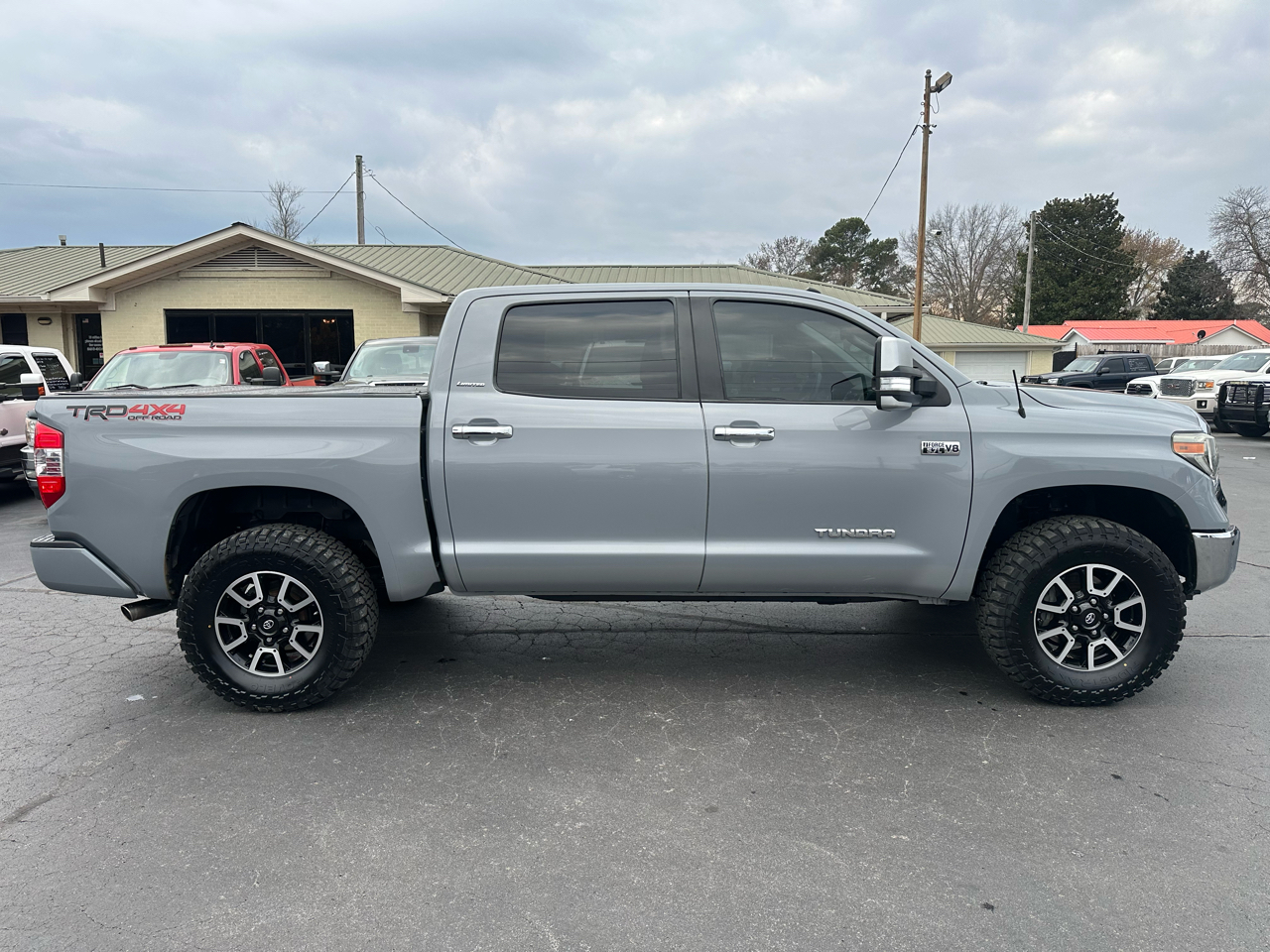 2018 Toyota Tundra Limited CrewMax photo 4