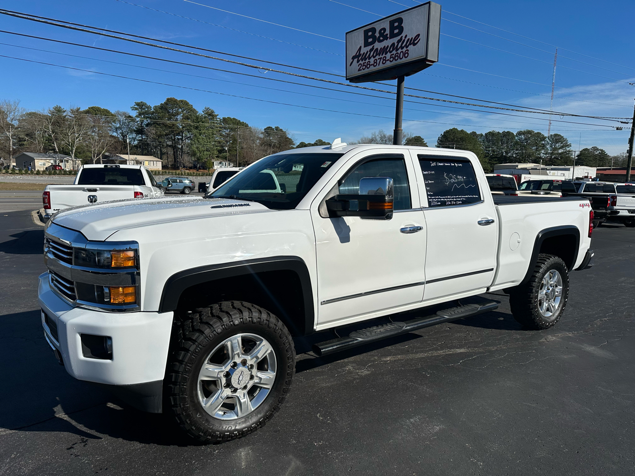 2015 Chevrolet Silverado 2500HD 4WD Crew Cab 153.7" High Country