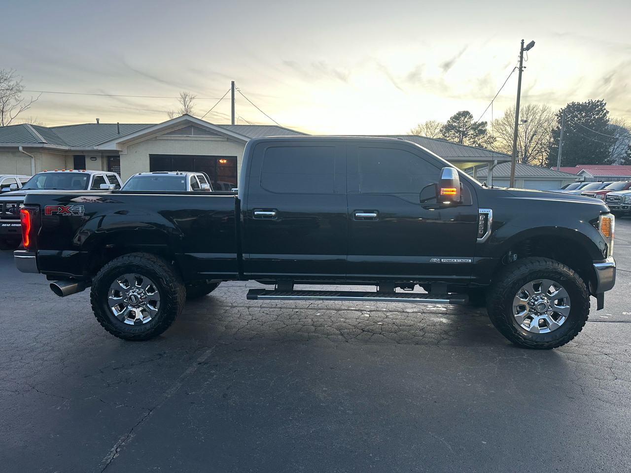 Ford Super Duty F-250 SRW Lariat 4WD Crew Cab 6.75' Box 2017