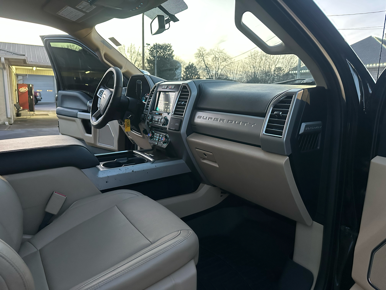 Ford Super Duty F-250 SRW Lariat 4WD Crew Cab 6.75' Box 2017