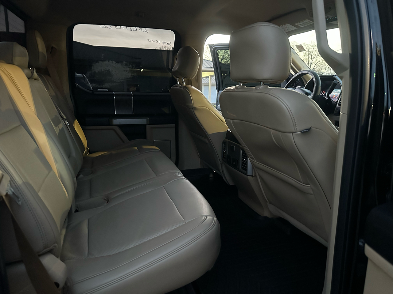 Ford Super Duty F-250 SRW Lariat 4WD Crew Cab 6.75' Box 2017