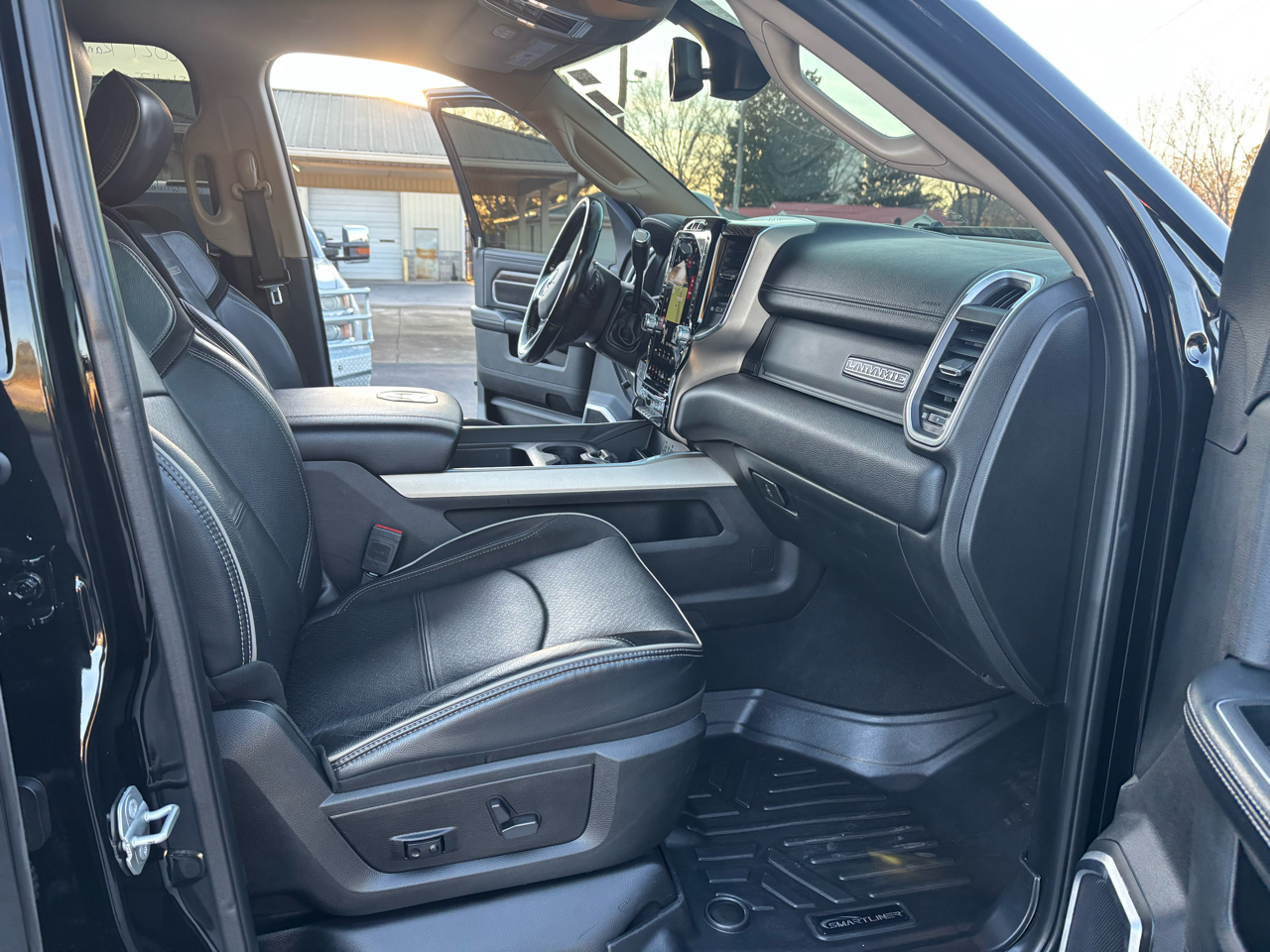 RAM 2500 Laramie 4x4 Crew Cab 6'4" Box 2021