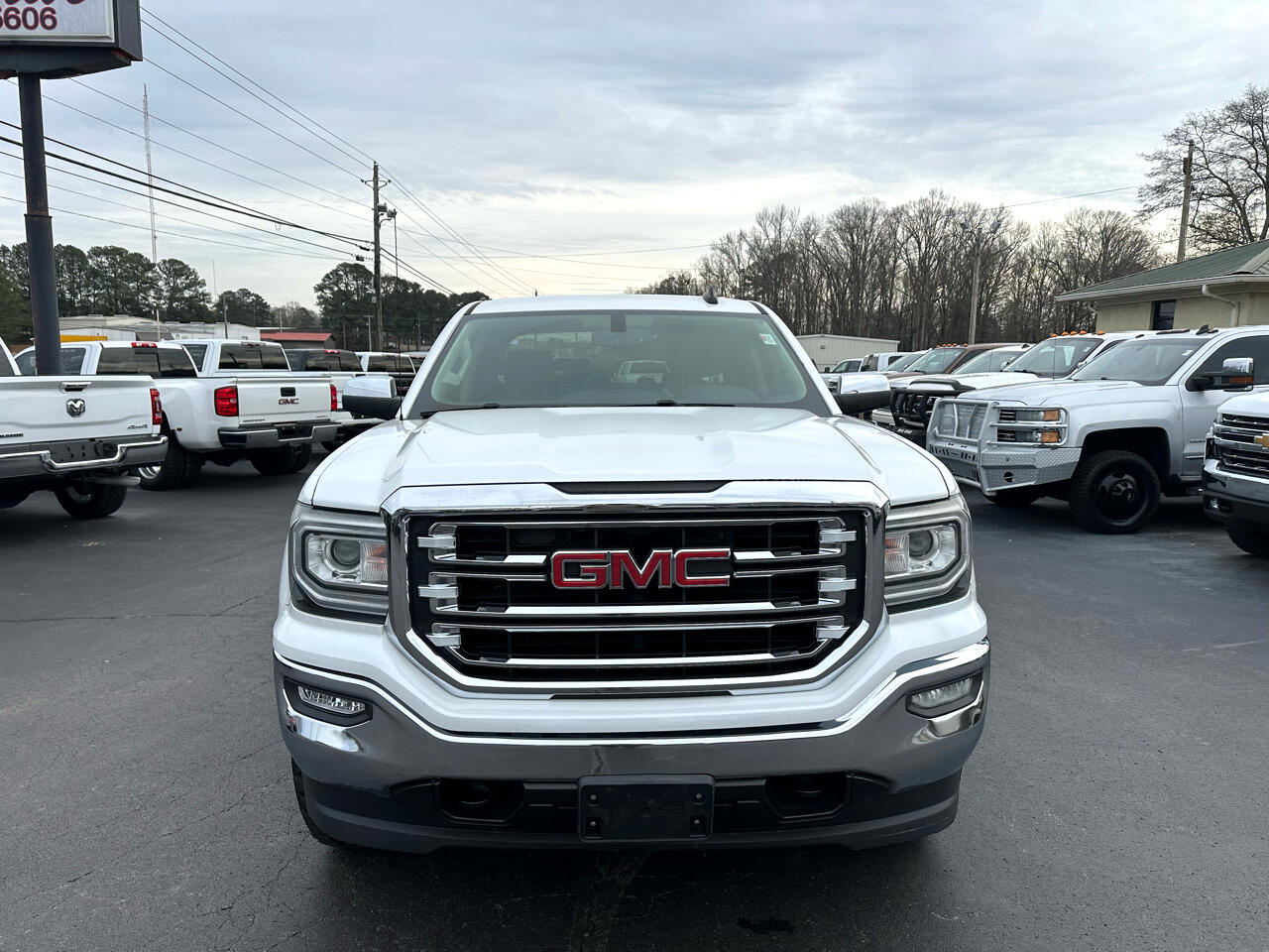 GMC Sierra 1500 4WD Crew Cab 143.5" SLT 2018