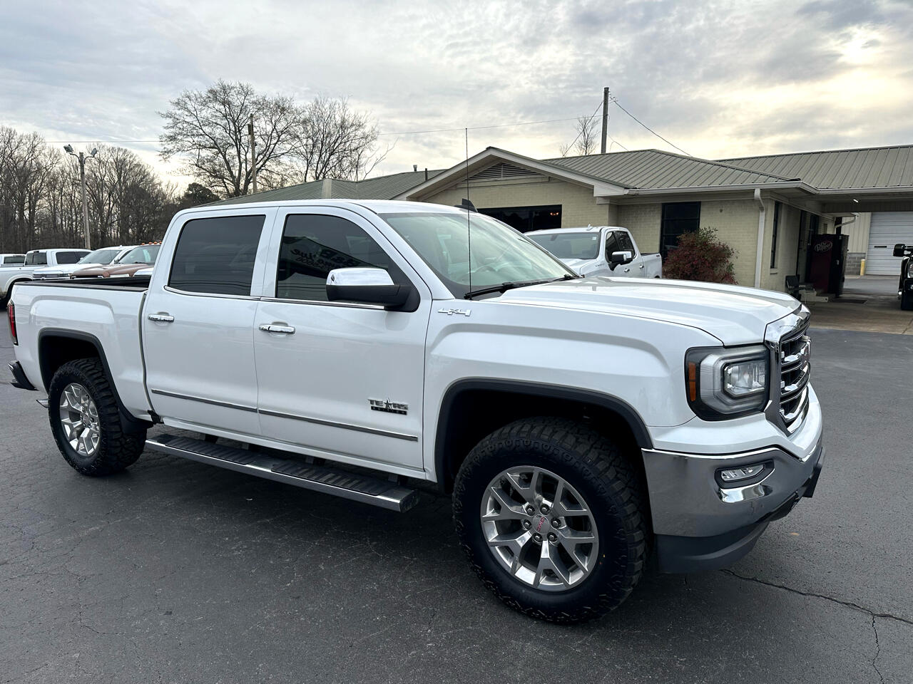 GMC Sierra 1500 4WD Crew Cab 143.5" SLT 2018