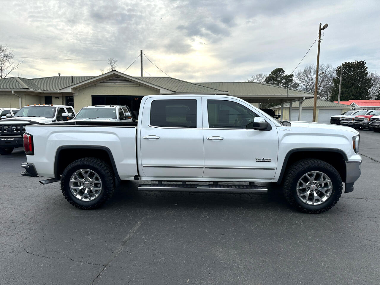 GMC Sierra 1500 4WD Crew Cab 143.5" SLT 2018