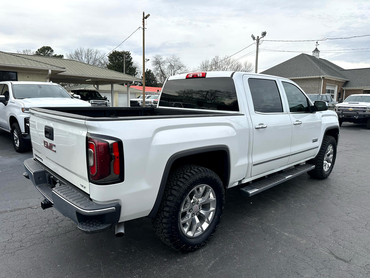 GMC Sierra 1500 4WD Crew Cab 143.5" SLT 2018