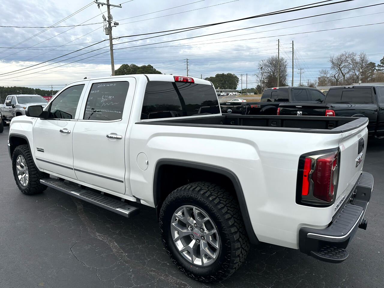 GMC Sierra 1500 4WD Crew Cab 143.5" SLT 2018