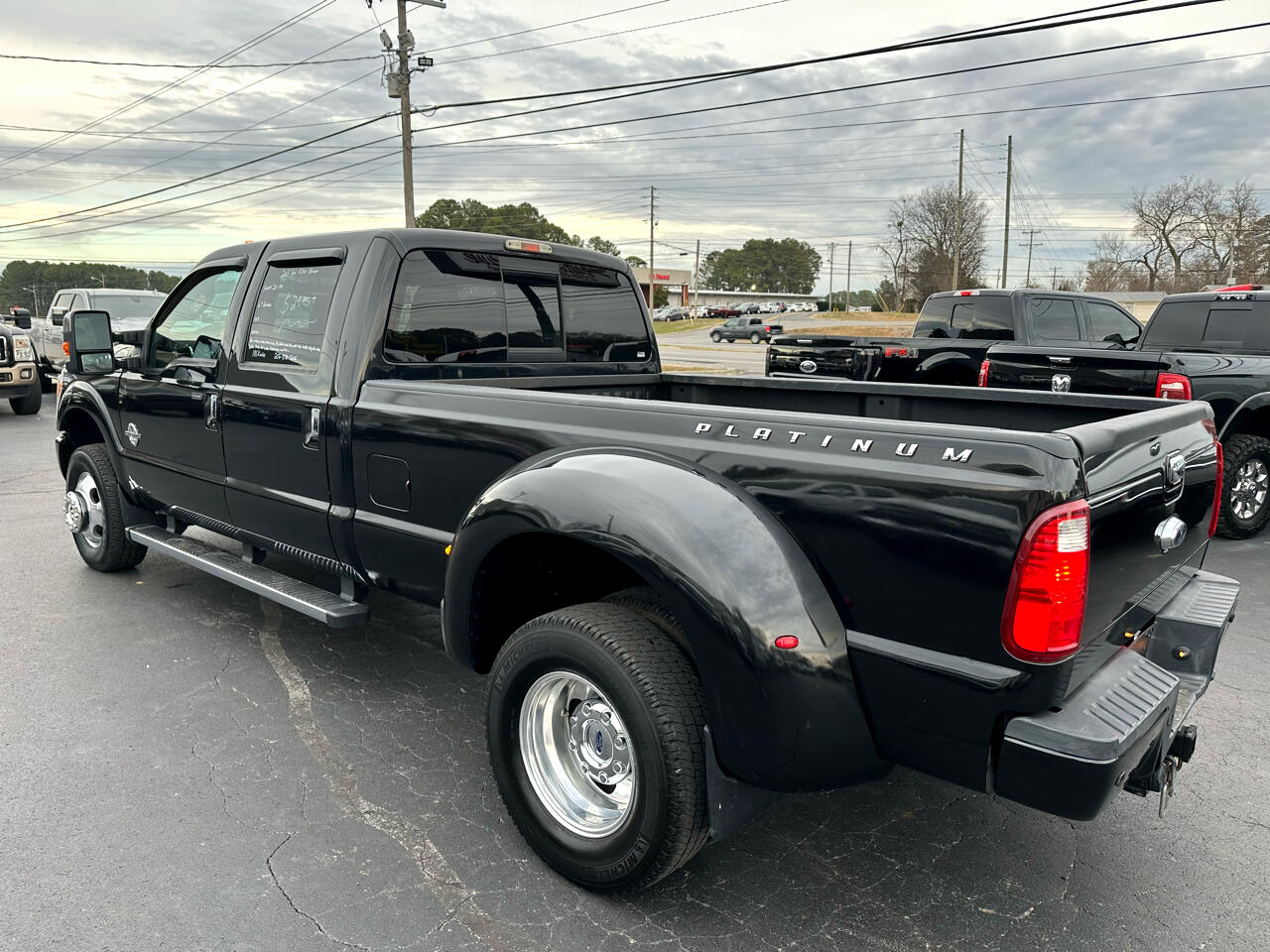 Ford Super Duty F-350 DRW 4WD Crew Cab 172" Platinum 2015