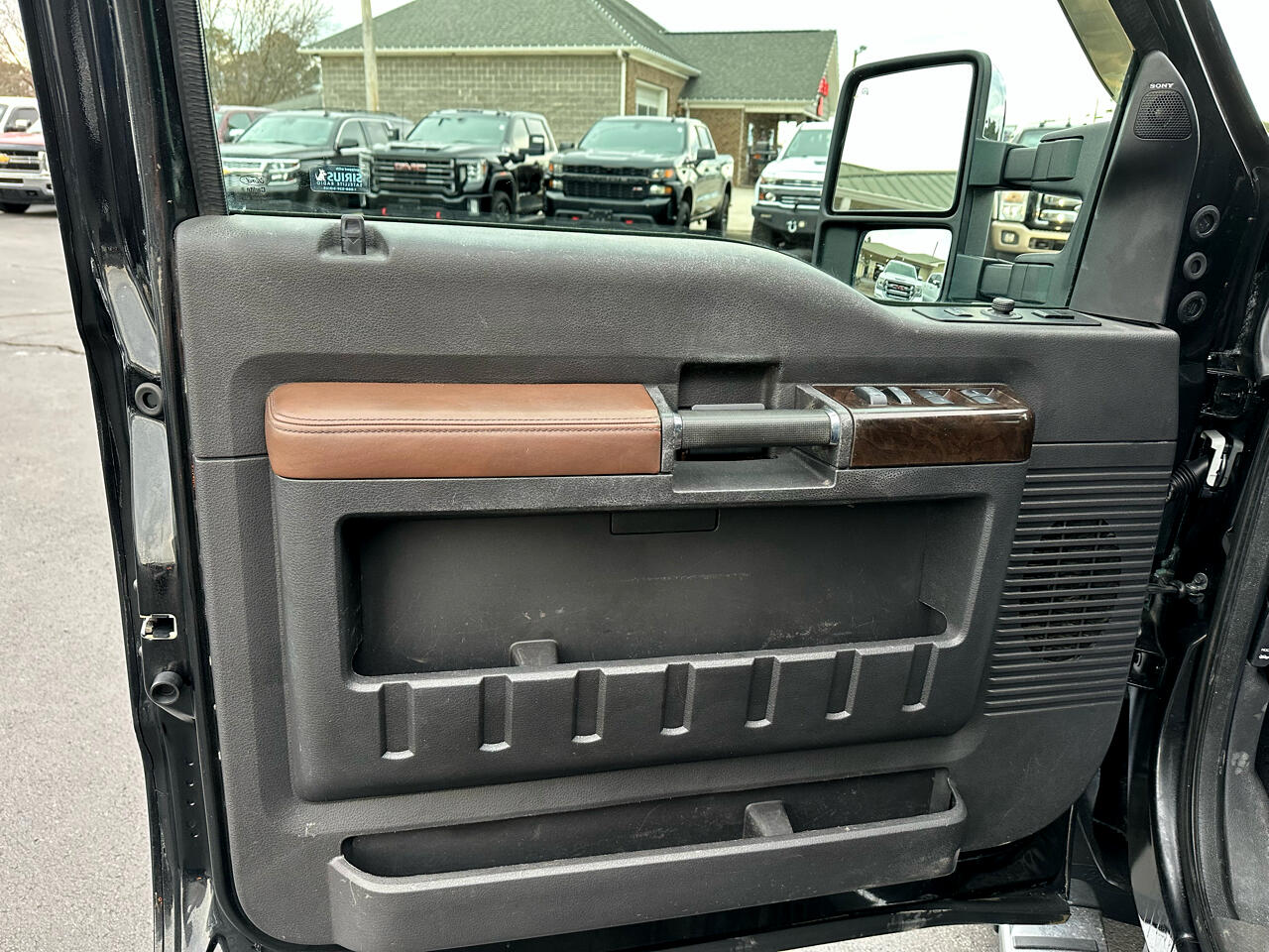 Ford Super Duty F-350 DRW 4WD Crew Cab 172" Platinum 2015