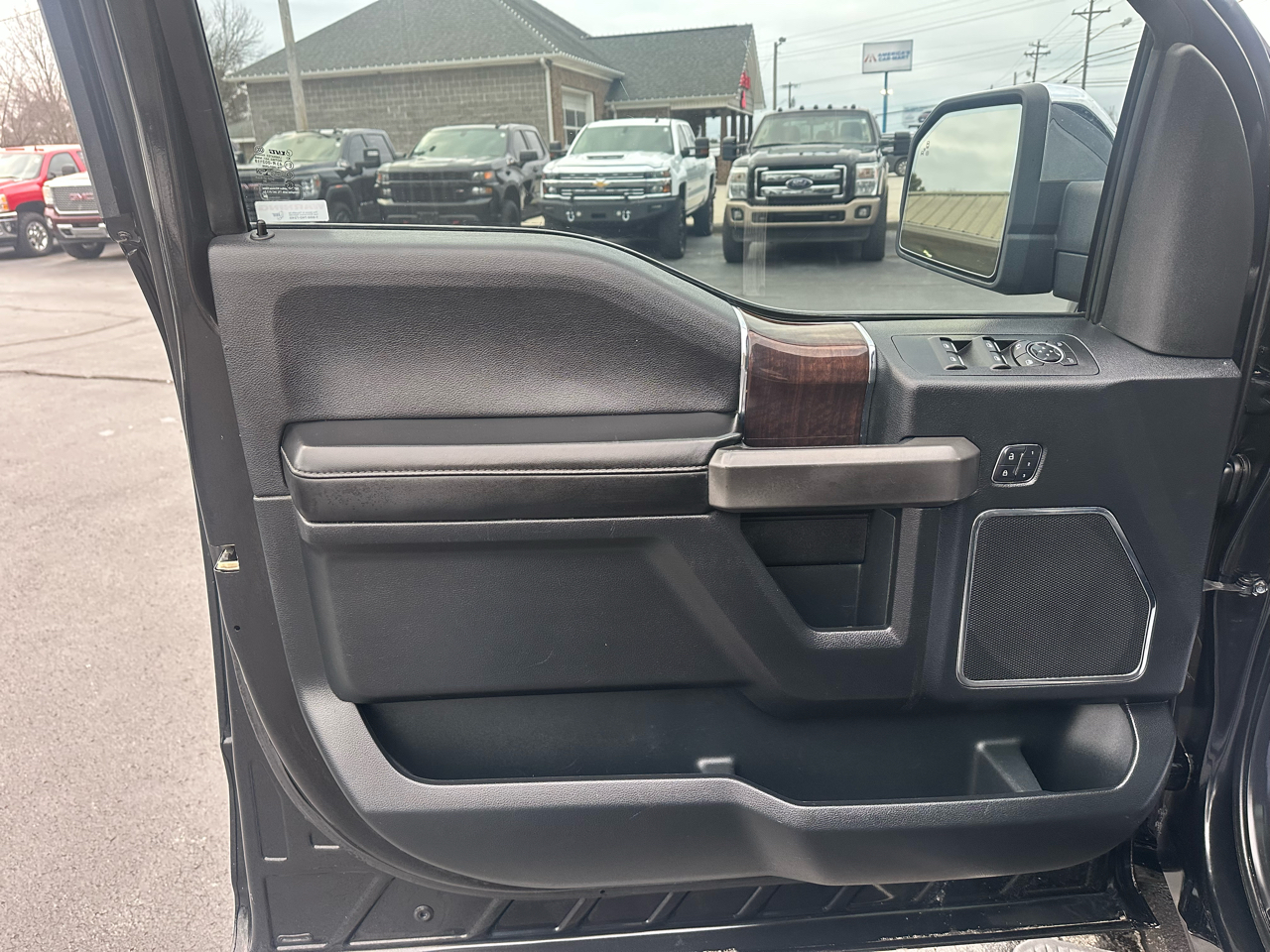 Ford F-150 4WD SuperCrew 145" Platinum 2015