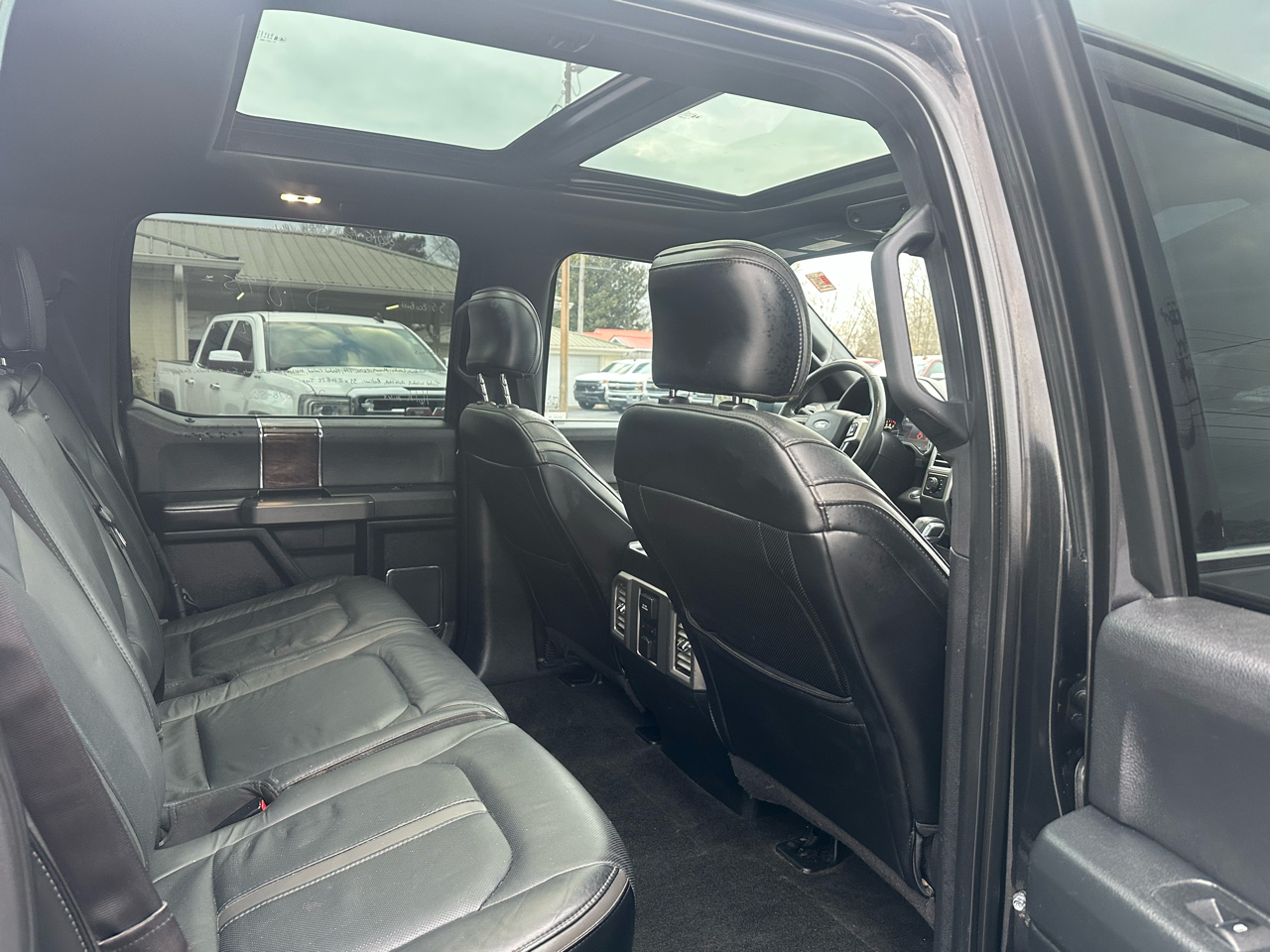 Ford F-150 4WD SuperCrew 145" Platinum 2015