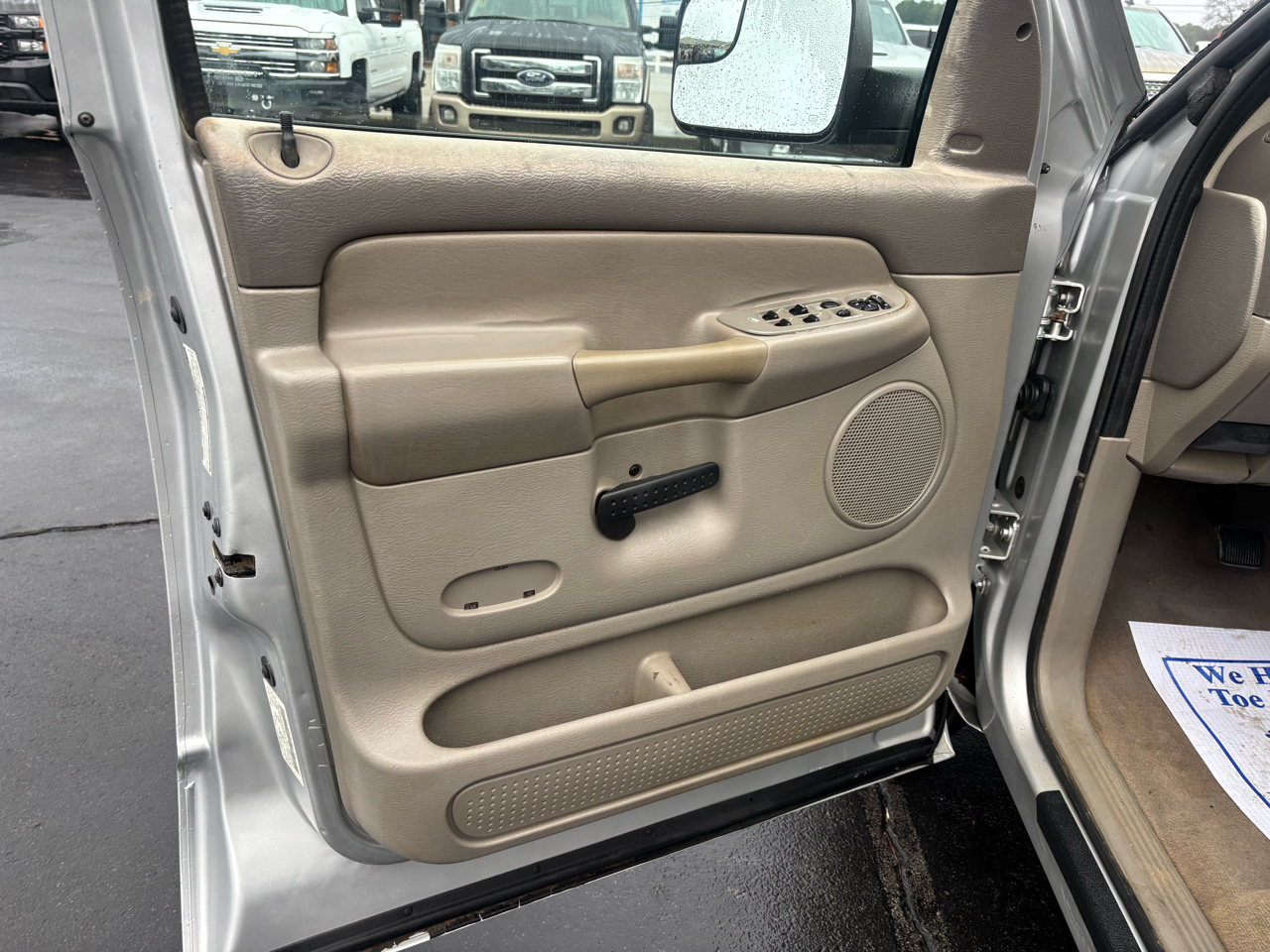 Dodge Ram 3500 4dr Quad Cab 160.5" WB DRW SLT 2005