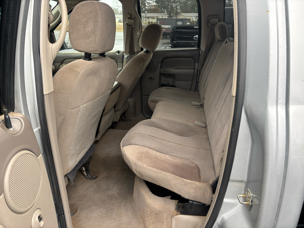 Dodge Ram 3500 4dr Quad Cab 160.5" WB DRW SLT 2005