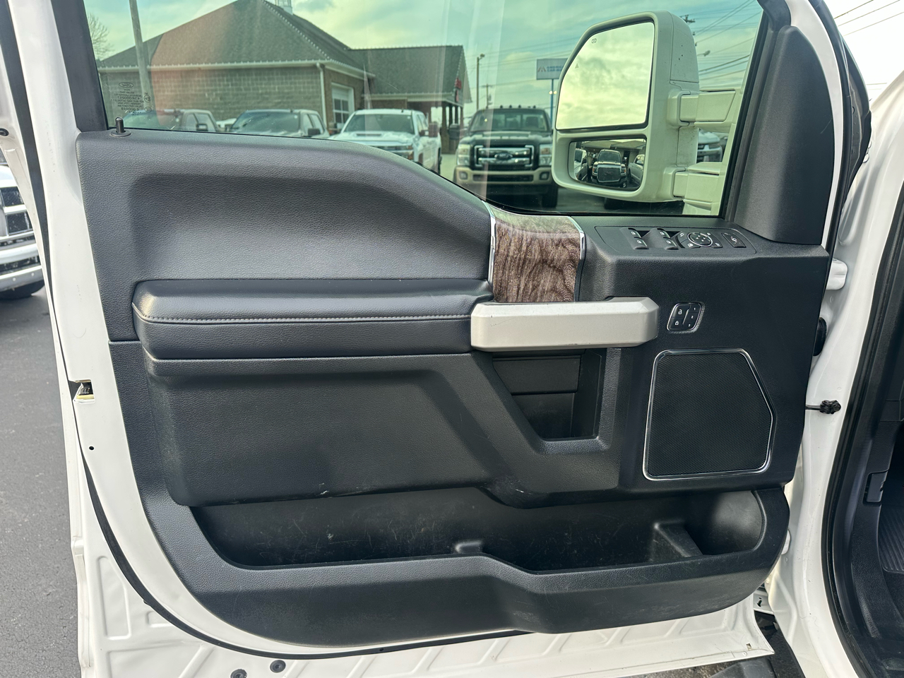 Ford Super Duty F-250 SRW Lariat 4WD Crew Cab 6.75' Box 2018