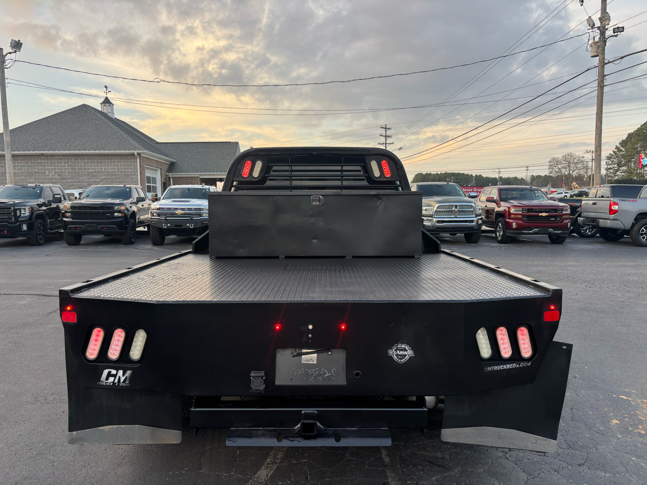 Ford Super Duty F-350 DRW XL 4WD Crew Cab 8' Box 2017