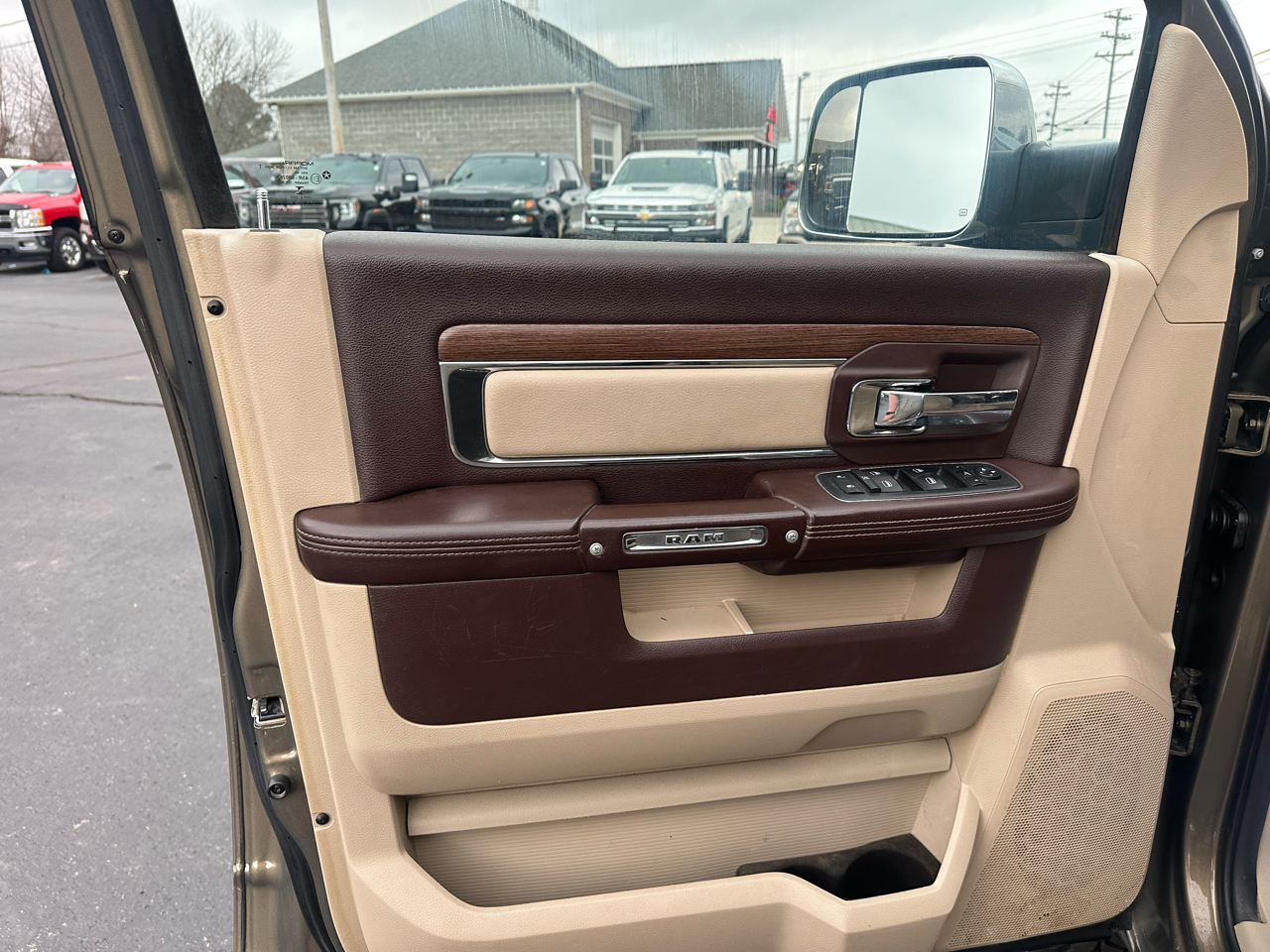 RAM 3500 4WD Crew Cab 169" Laramie 2015