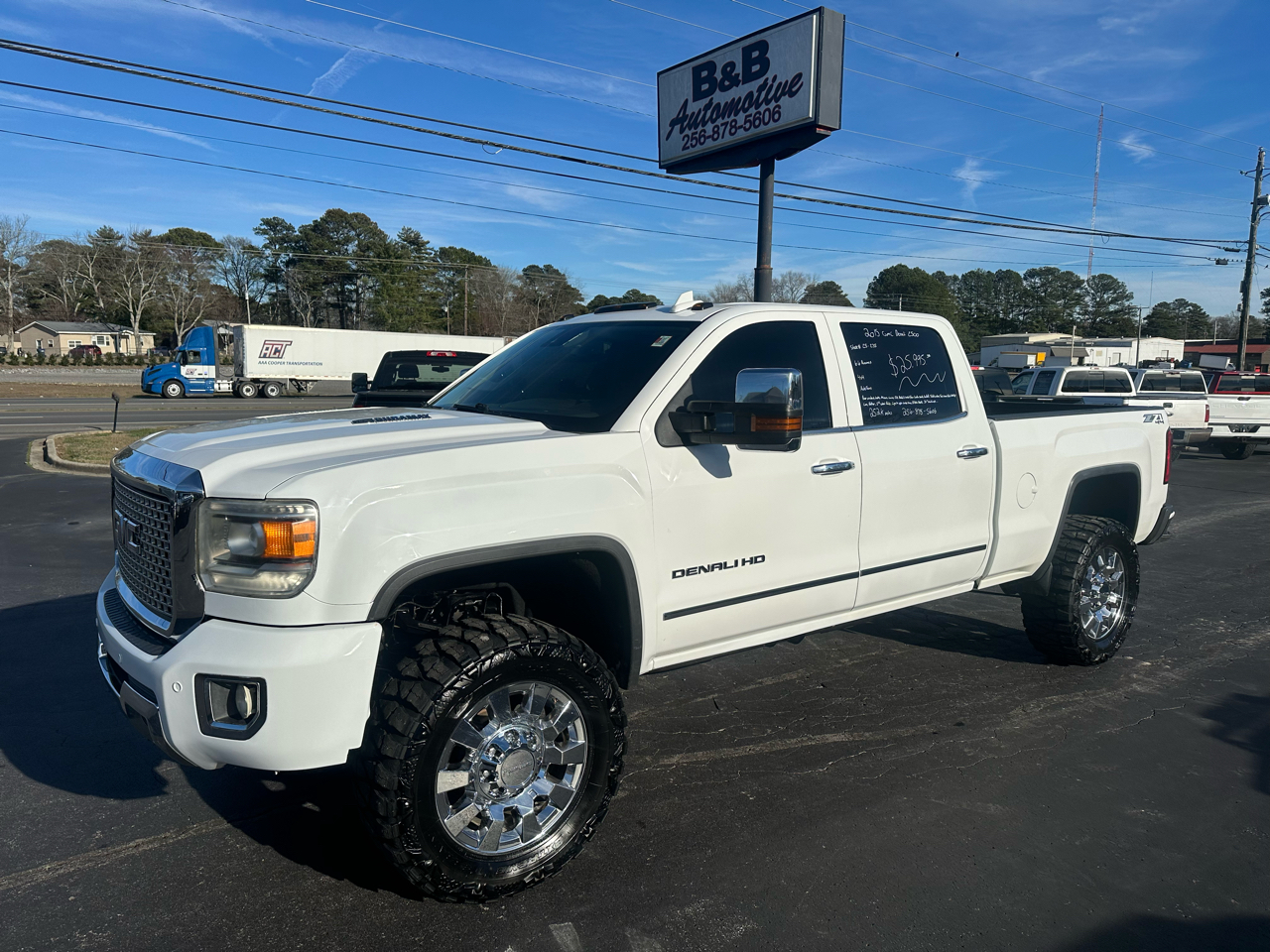 GMC Sierra 2500HD available WiFi 4WD Crew Cab 153.7" Denali 2015