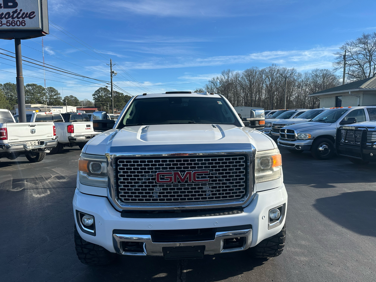 GMC Sierra 2500HD available WiFi 4WD Crew Cab 153.7" Denali 2015