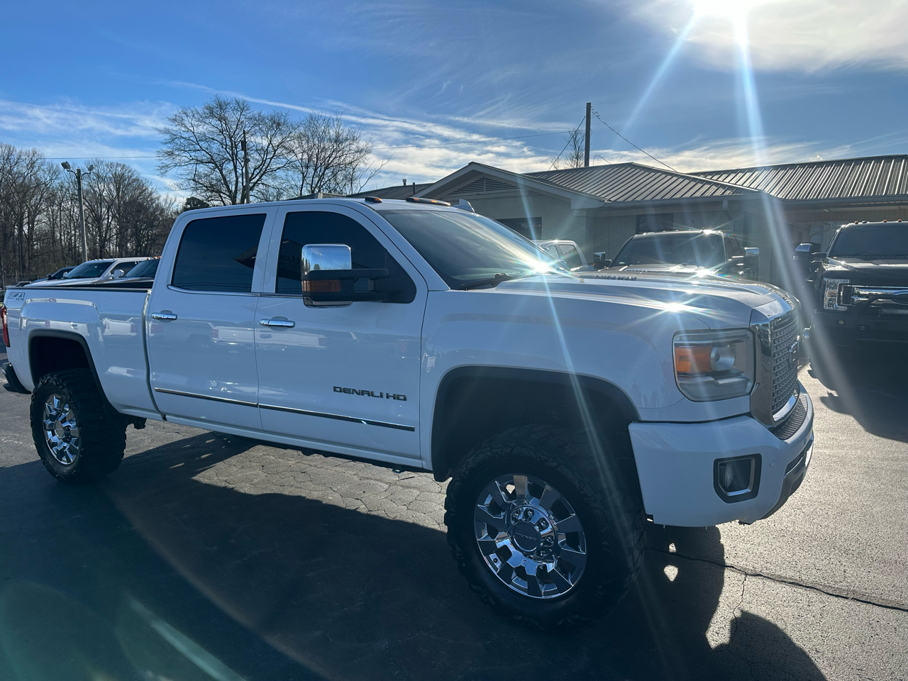 GMC Sierra 2500HD available WiFi 4WD Crew Cab 153.7" Denali 2015