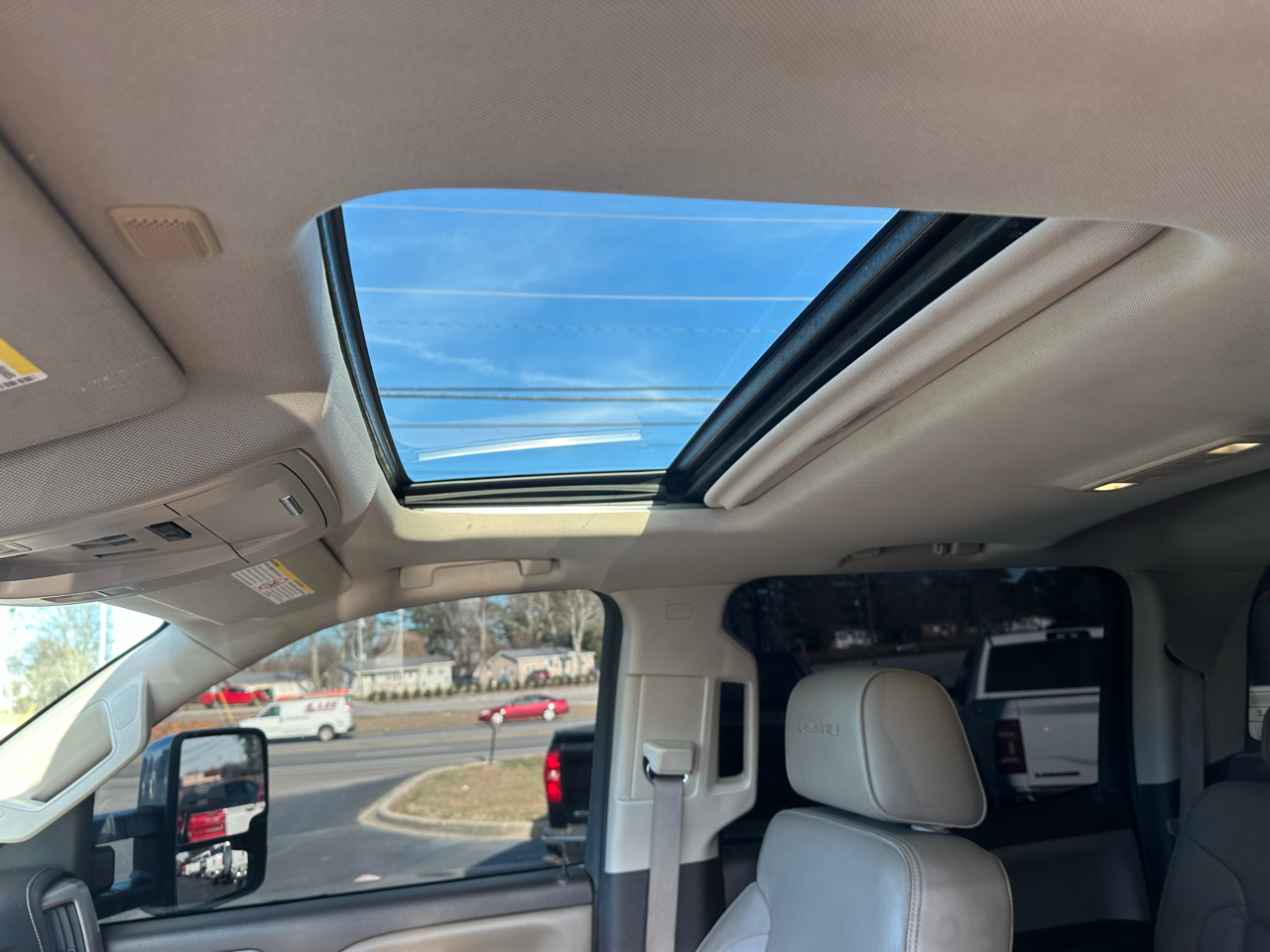 GMC Sierra 2500HD available WiFi 4WD Crew Cab 153.7" Denali 2015