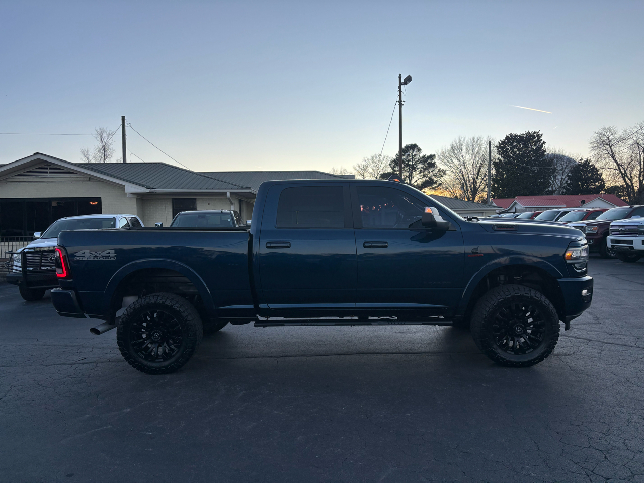 RAM 2500 Laramie 4x4 Crew Cab 6'4" Box 2021