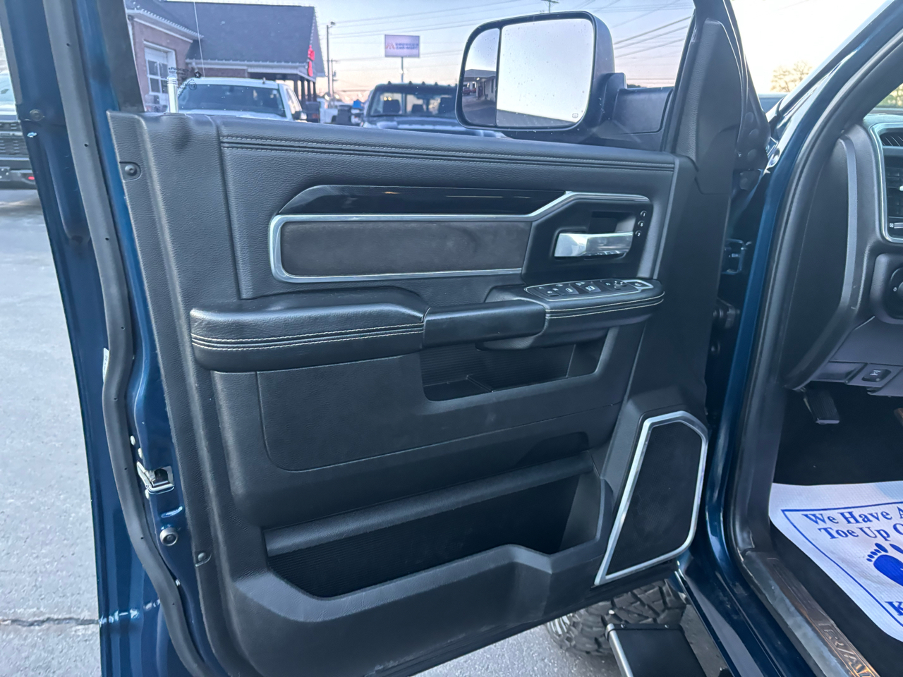 RAM 2500 Laramie 4x4 Crew Cab 6'4" Box 2021