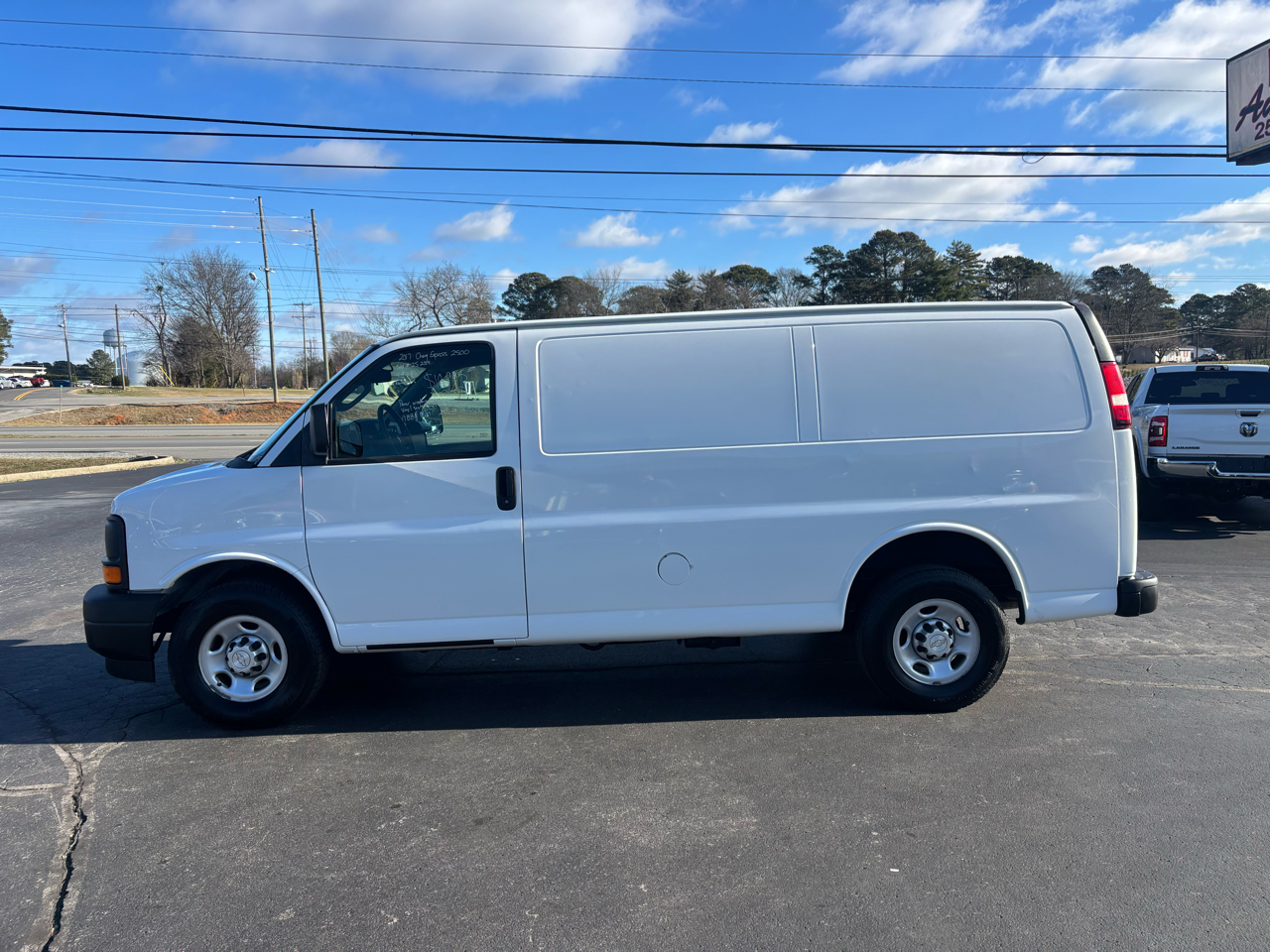 Chevrolet Express Cargo Van RWD 2500 135" 2017