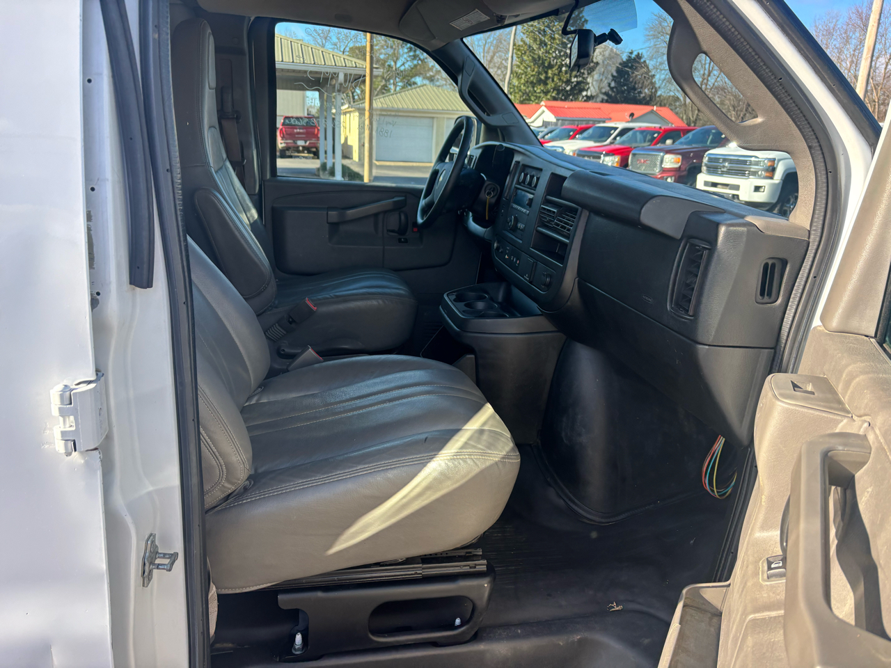 Chevrolet Express Cargo Van RWD 2500 135" 2017