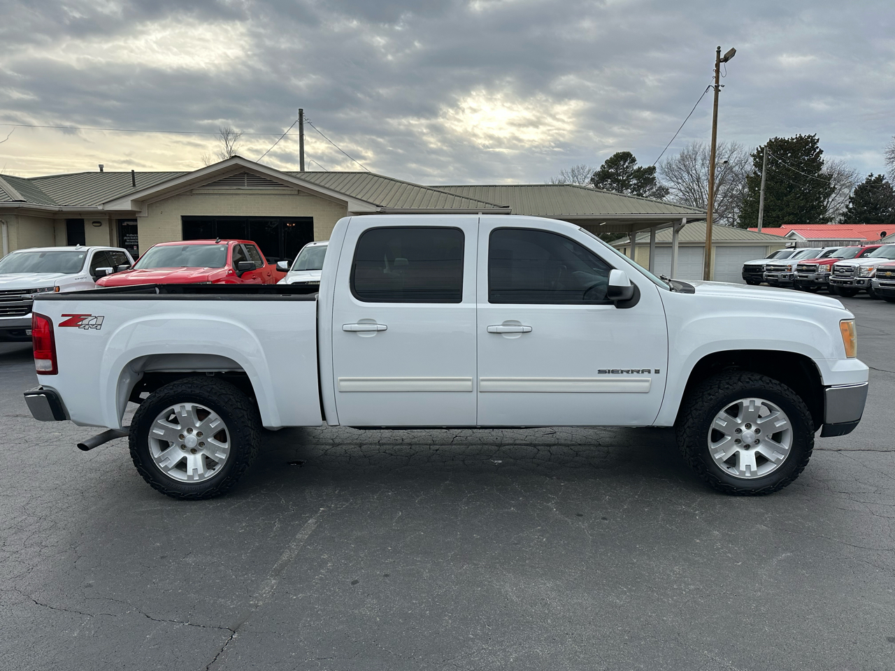 GMC Sierra 1500 4WD Crew Cab 143.5" SLT 2009