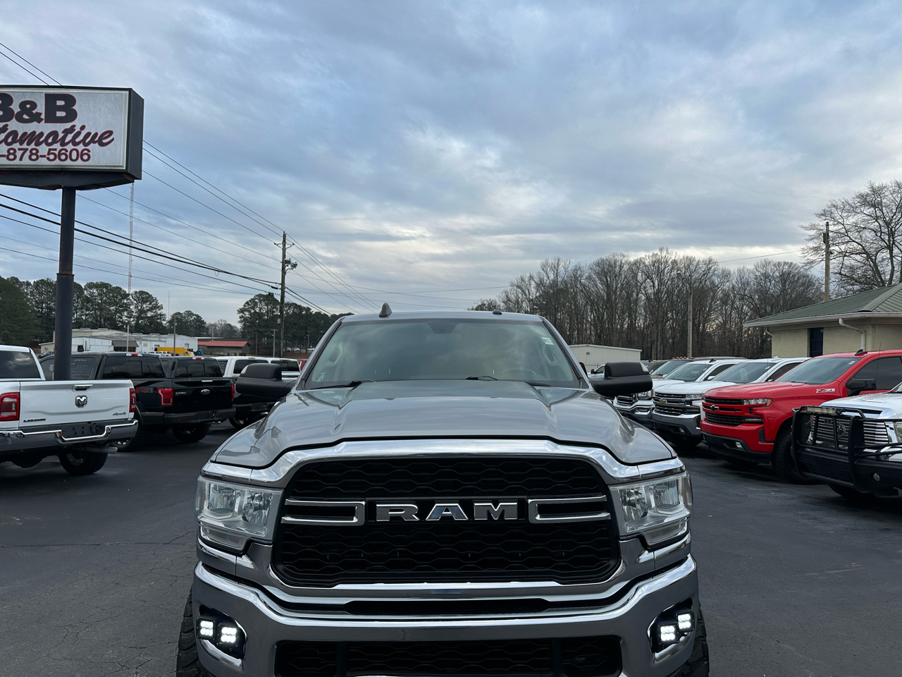 RAM 2500 Tradesman 4x4 Crew Cab 6'4" Box 2020