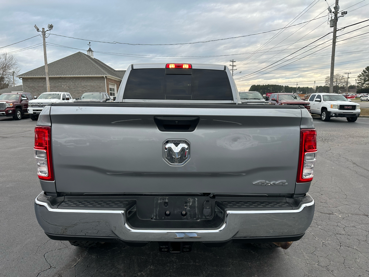 RAM 2500 Tradesman 4x4 Crew Cab 6'4" Box 2020