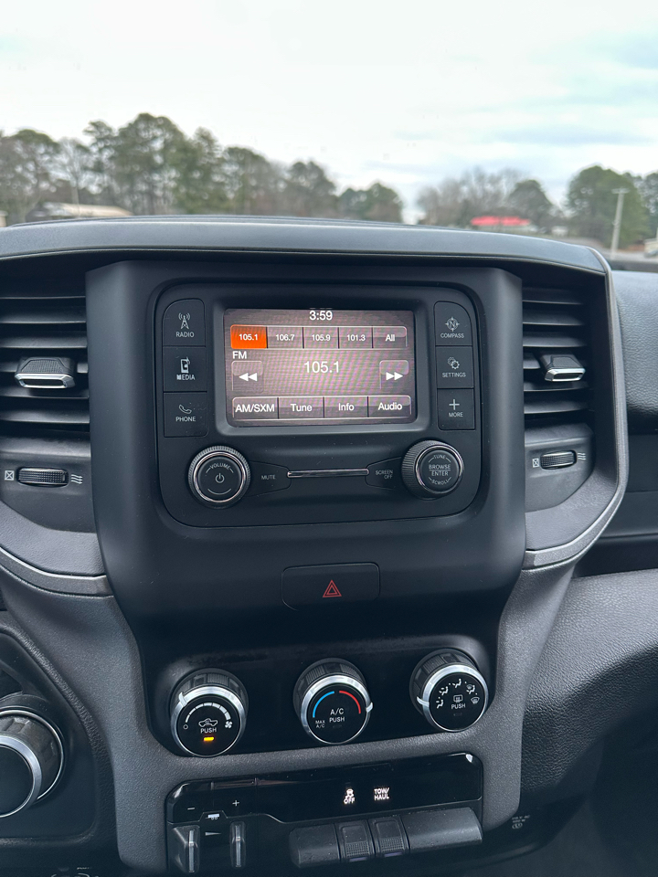 RAM 2500 Tradesman 4x4 Crew Cab 6'4" Box 2020