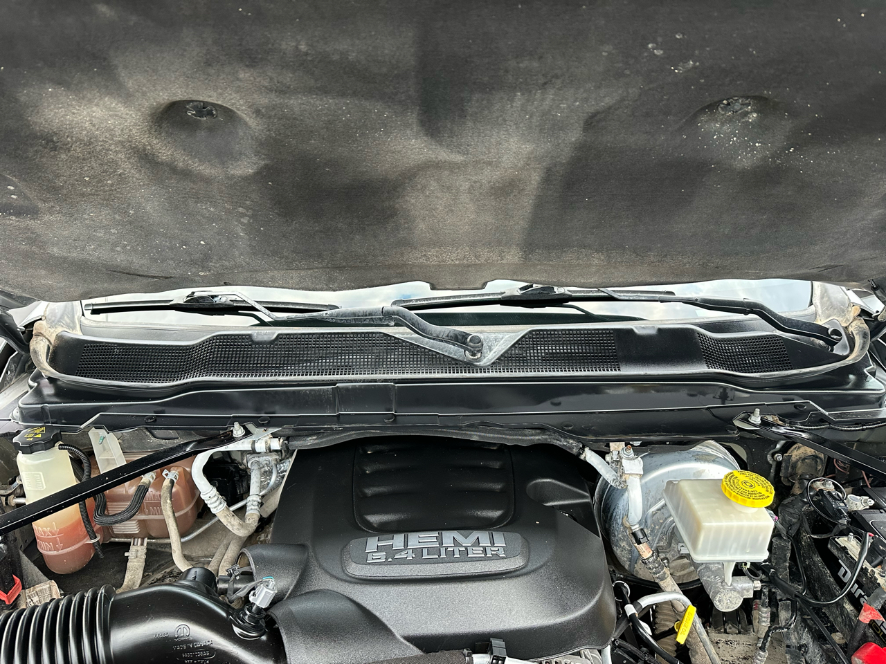 RAM 2500 Tradesman 4x4 Crew Cab 6'4" Box 2020