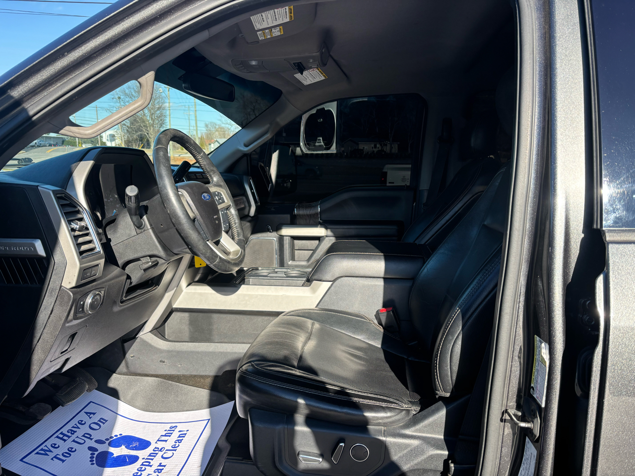 Ford Super Duty F-250 SRW Lariat 4WD Crew Cab 6.75' Box 2017