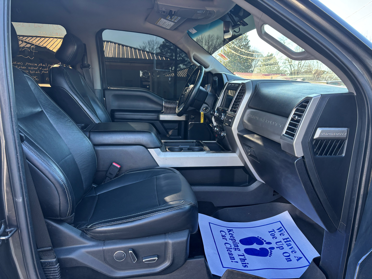 Ford Super Duty F-250 SRW Lariat 4WD Crew Cab 6.75' Box 2017