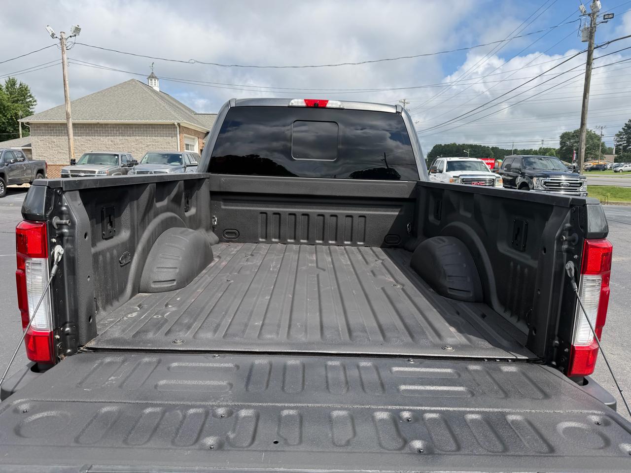 Ford Super Duty F-250 SRW Lariat 4WD Crew Cab 6.75' Box 2017