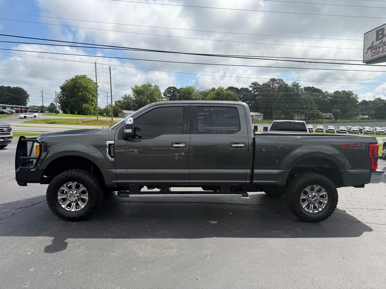 Ford Super Duty F-250 SRW Lariat 4WD Crew Cab 6.75' Box 2017
