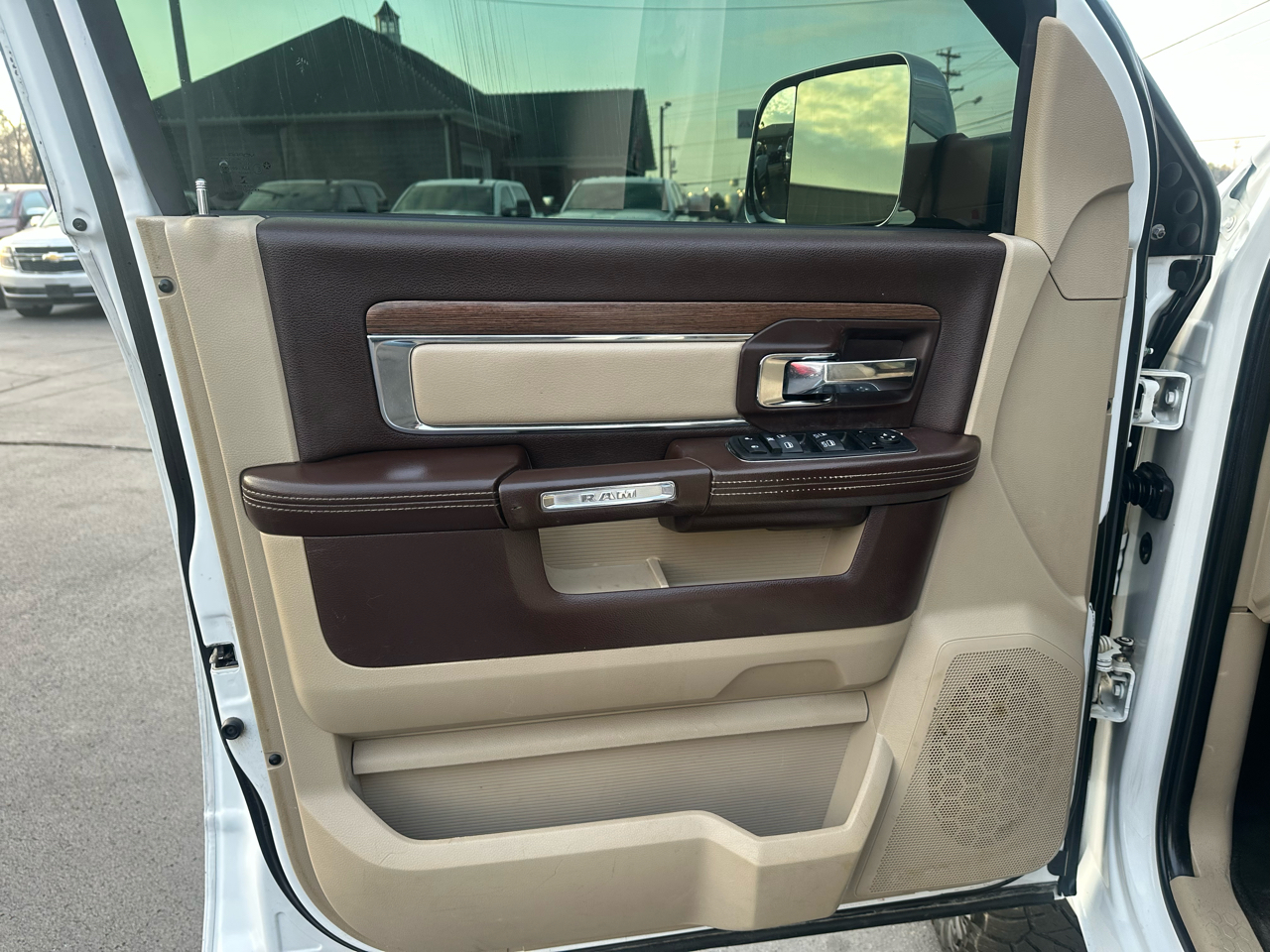 RAM 2500 4WD Crew Cab 169" Laramie 2014