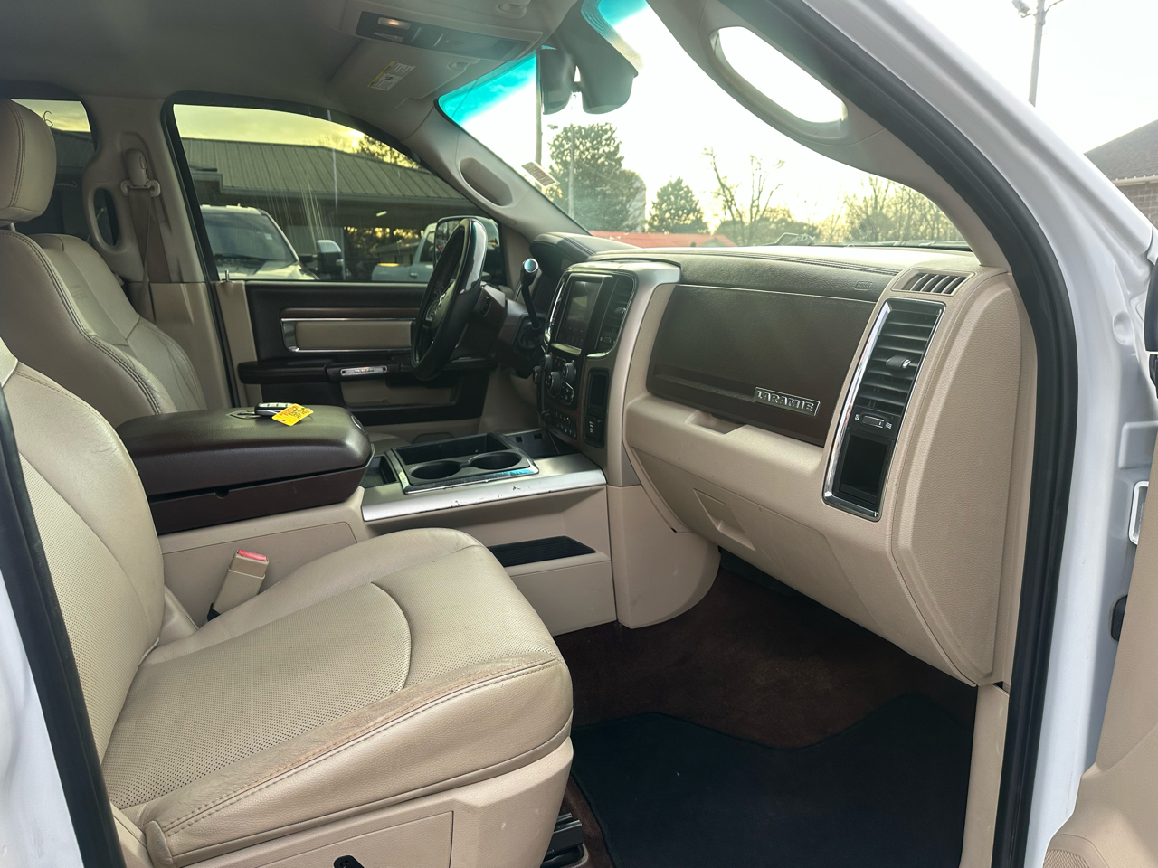 RAM 2500 4WD Crew Cab 169" Laramie 2014