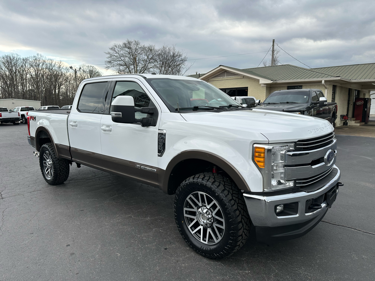 Ford Super Duty F-250 SRW Lariat 4WD Crew Cab 6.75' Box 2017