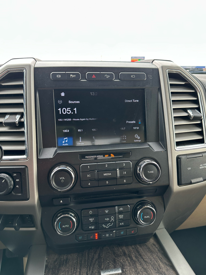 Ford Super Duty F-250 SRW Lariat 4WD Crew Cab 6.75' Box 2017