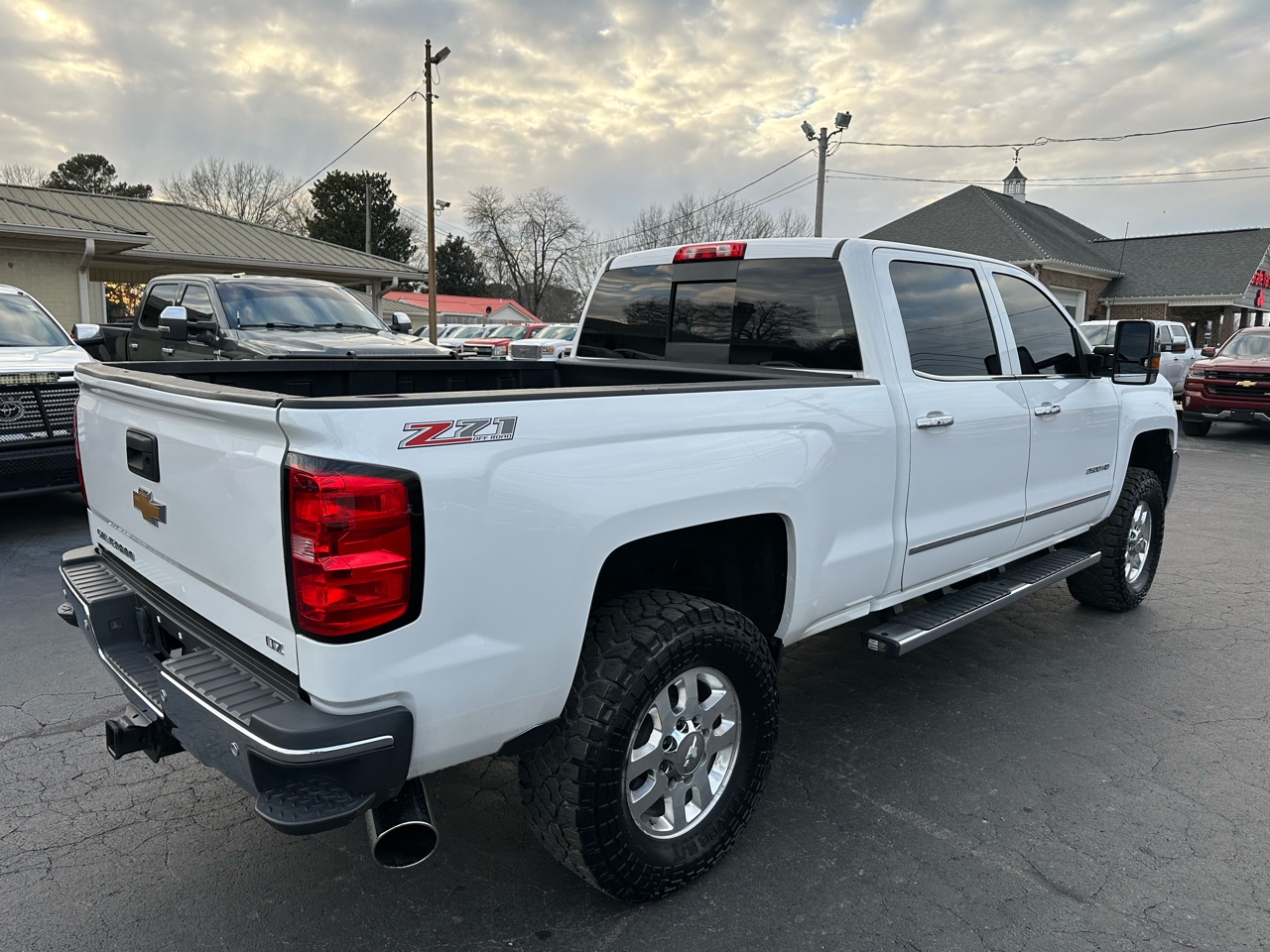 Chevrolet Silverado 2500HD Built After Aug 14 4WD Crew Cab 153.7" LTZ 2015