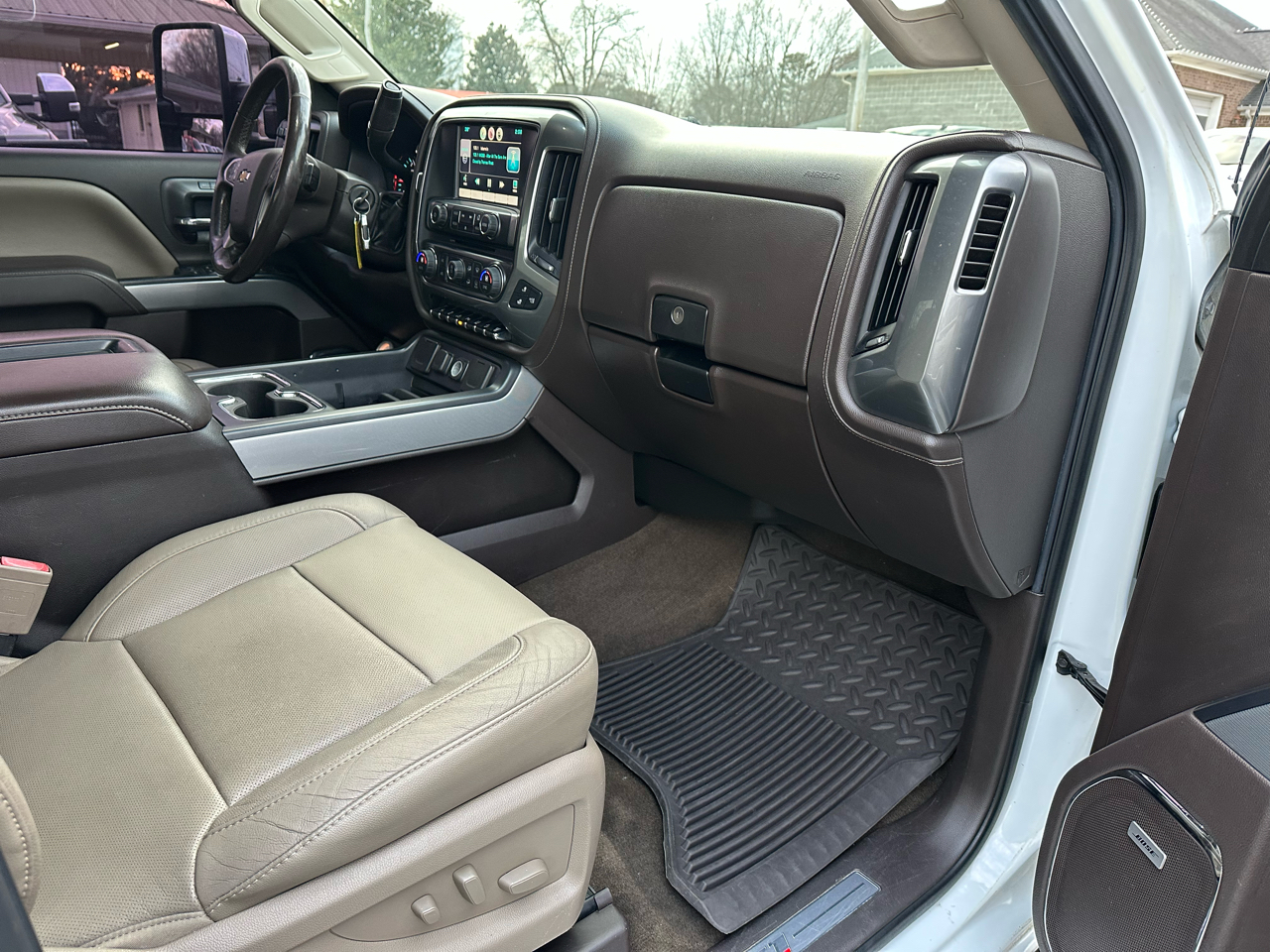 Chevrolet Silverado 2500HD Built After Aug 14 4WD Crew Cab 153.7" LTZ 2015