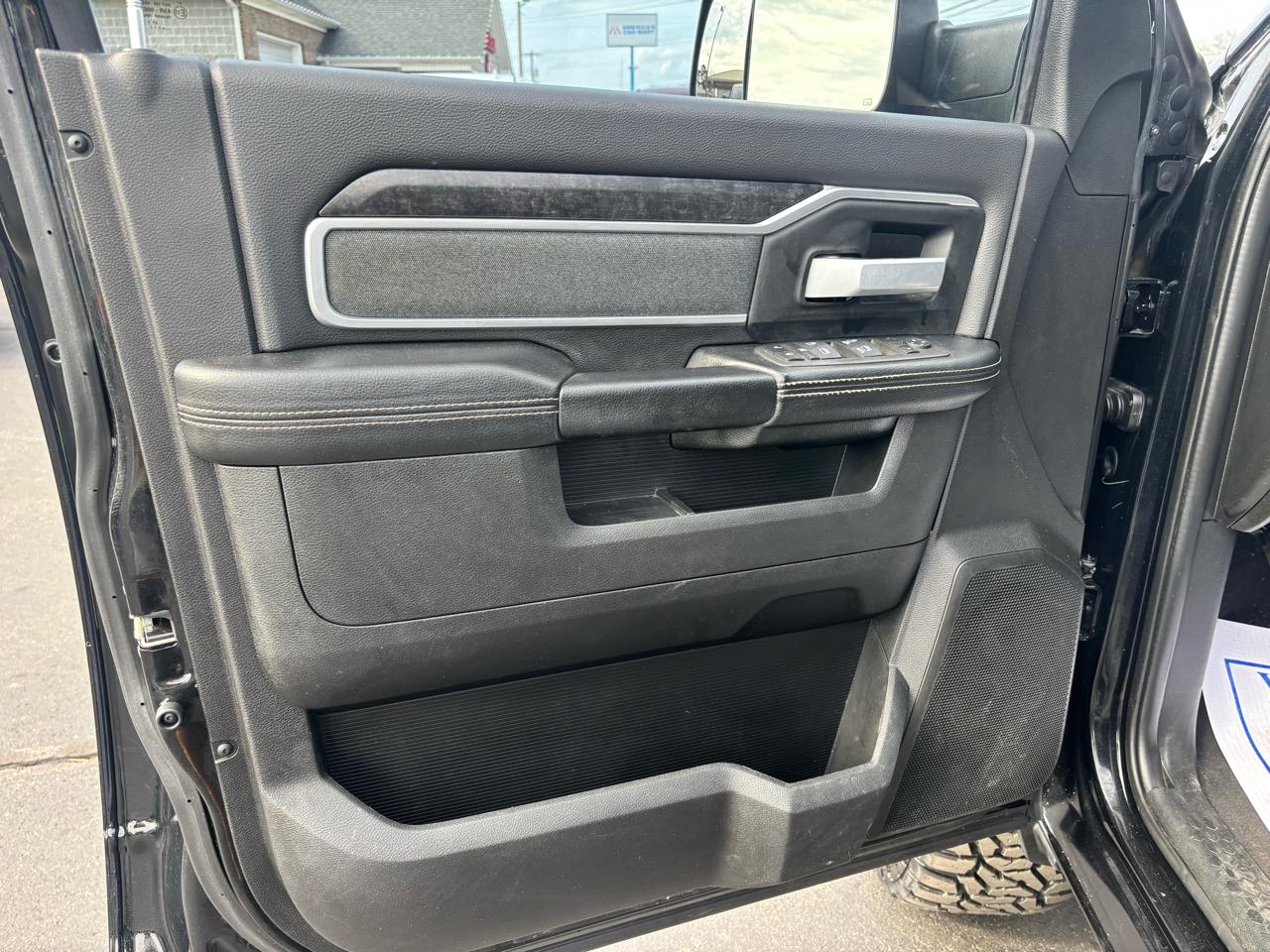 RAM 2500 Big Horn 4x4 Crew Cab 6'4" Box 2022