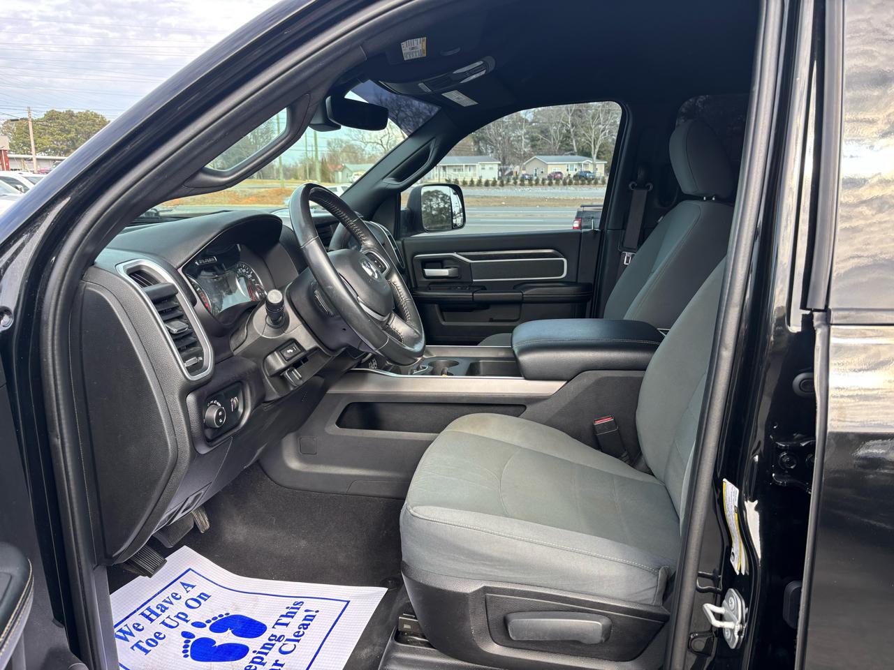 RAM 2500 Big Horn 4x4 Crew Cab 6'4" Box 2022