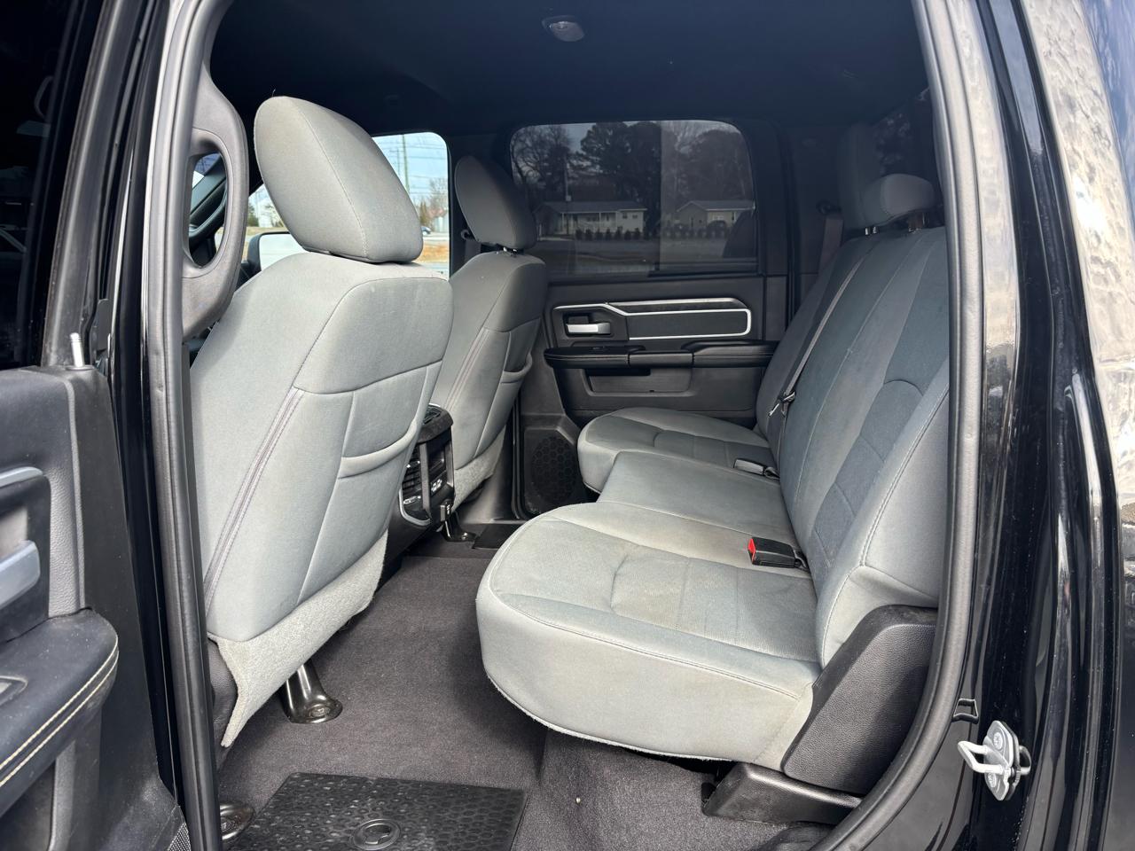 RAM 2500 Big Horn 4x4 Crew Cab 6'4" Box 2022