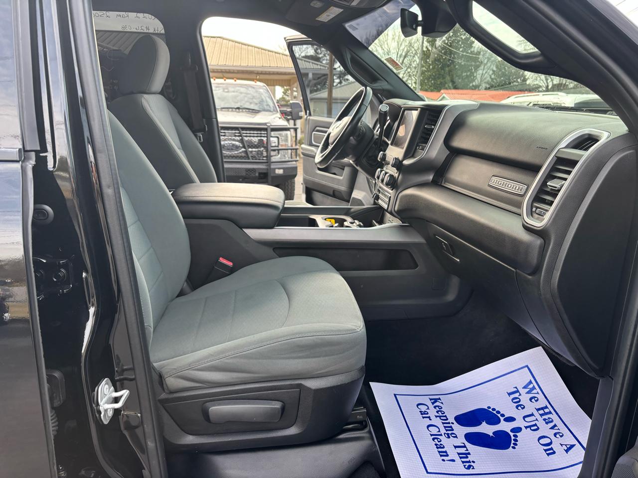 RAM 2500 Big Horn 4x4 Crew Cab 6'4" Box 2022