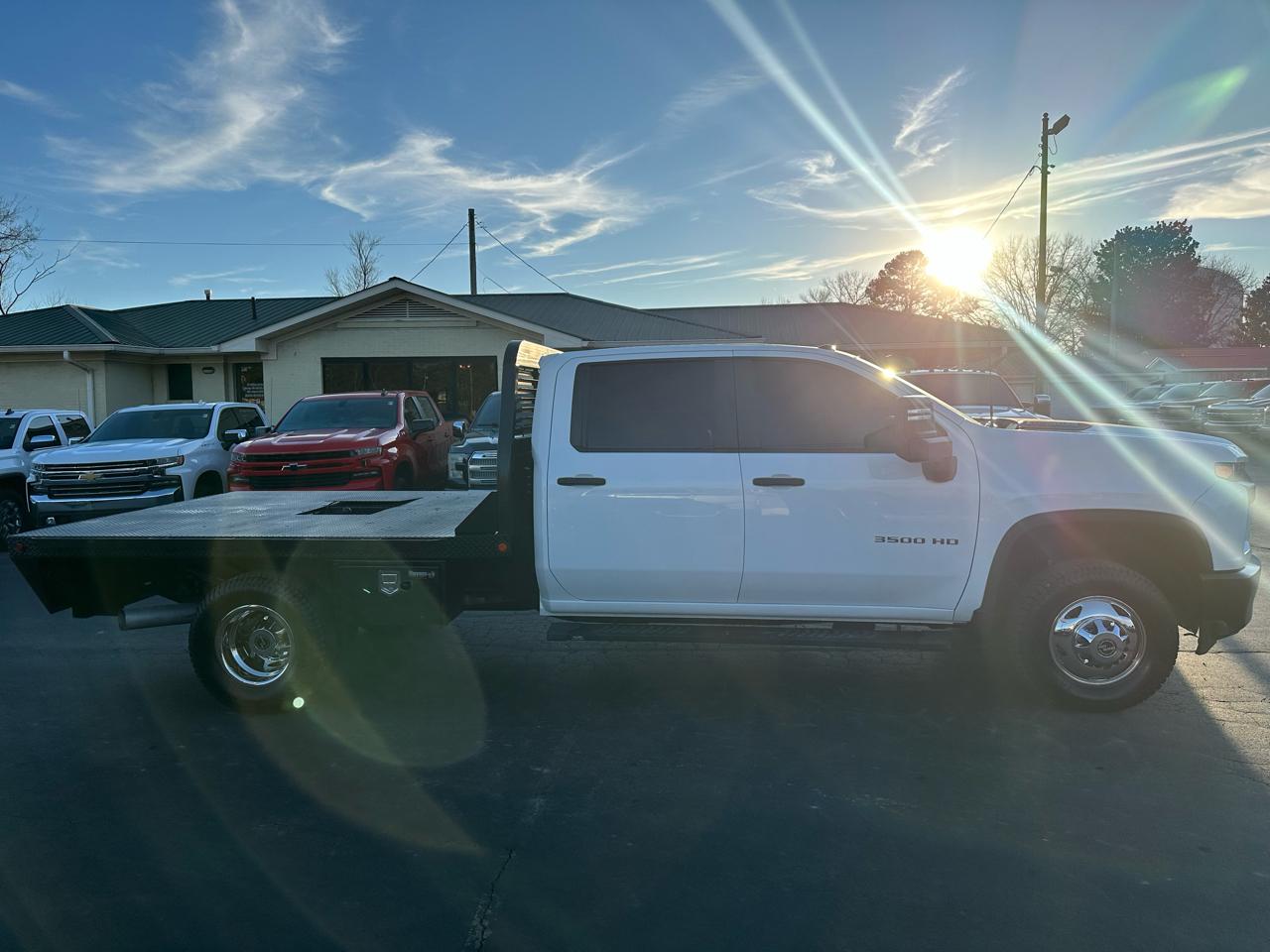 Chevrolet Silverado 3500HD CC 4WD Crew Cab 177" WB, 60" CA Work Truck 2022