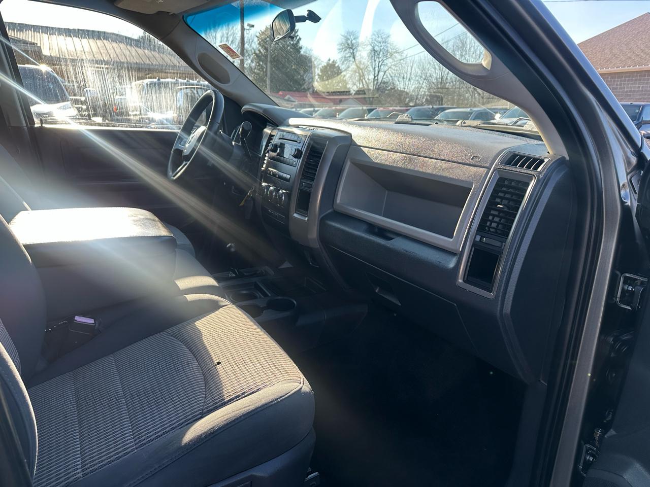 RAM 3500 4WD Crew Cab 169" ST 2011